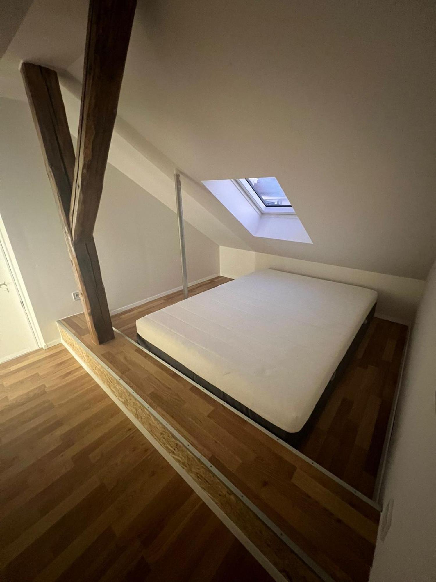 Zizkov Tower Apart-hotel